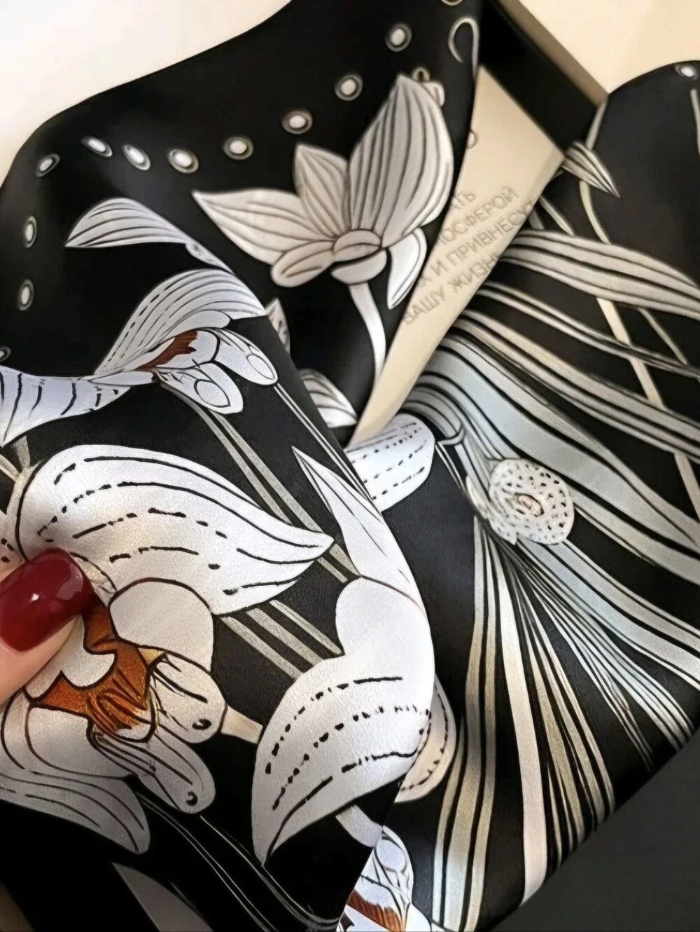 NWOT 100% Mulberry Silk Scarf BlackW/White Floral 21